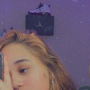 Meet your Posher, Iliana